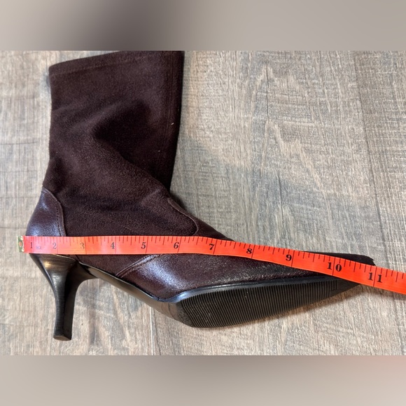 Casadei Suede & Leather Pointed Toe Pull-On Kitten Heel Ankle Boots - Size 7 - Picture 5 of 17